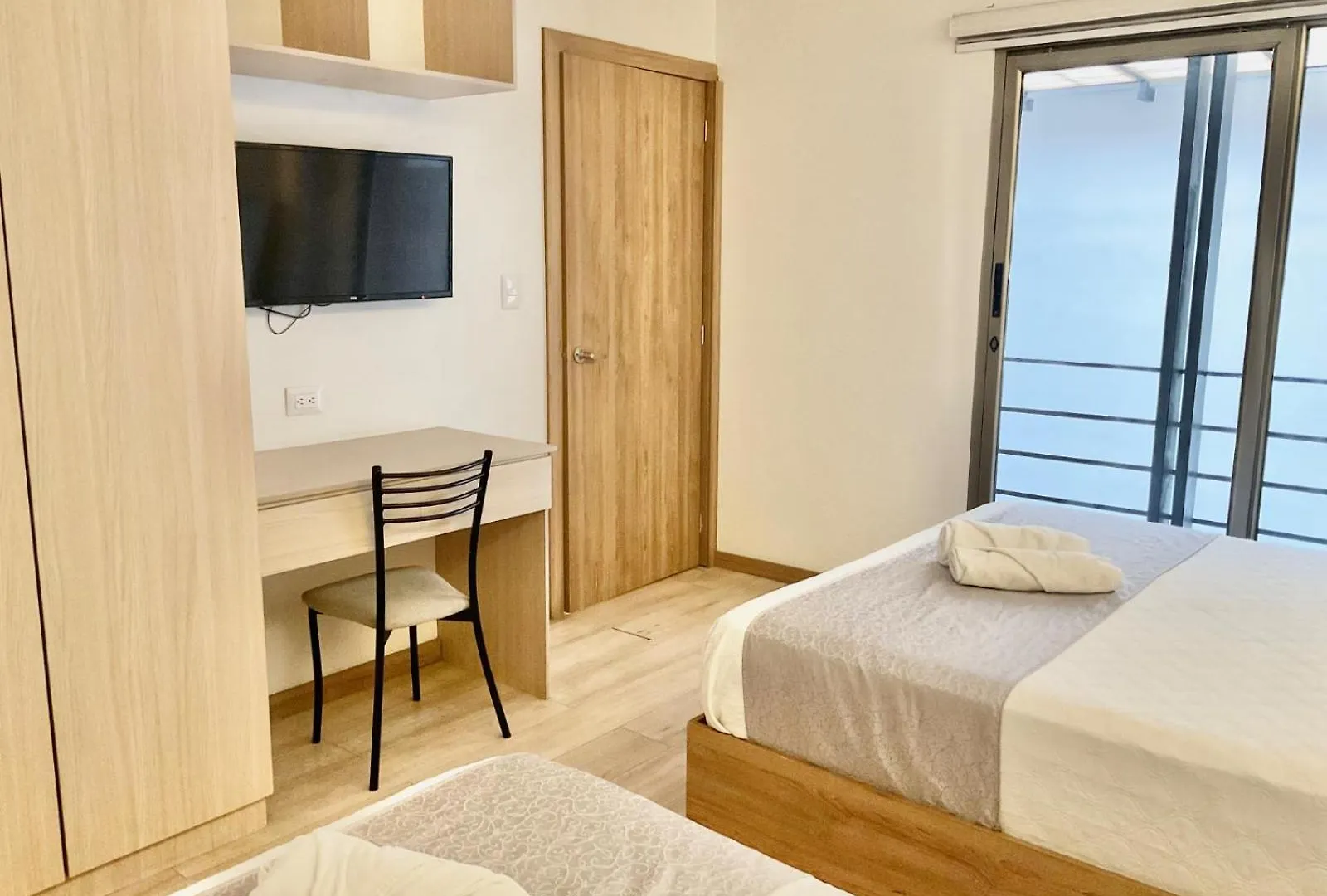Hotel Brist0L Suites Centro Historico의 연락처