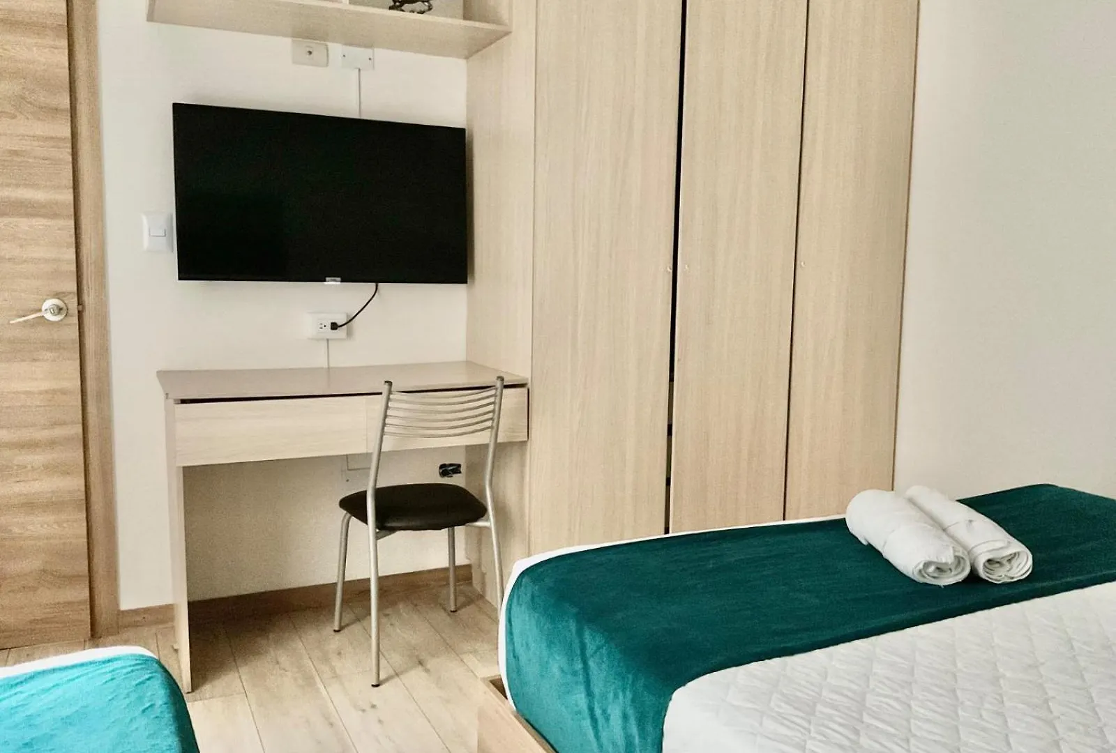 아파트 Hotel Brist0L Suites Centro Historico 쿠엔카 에콰도르