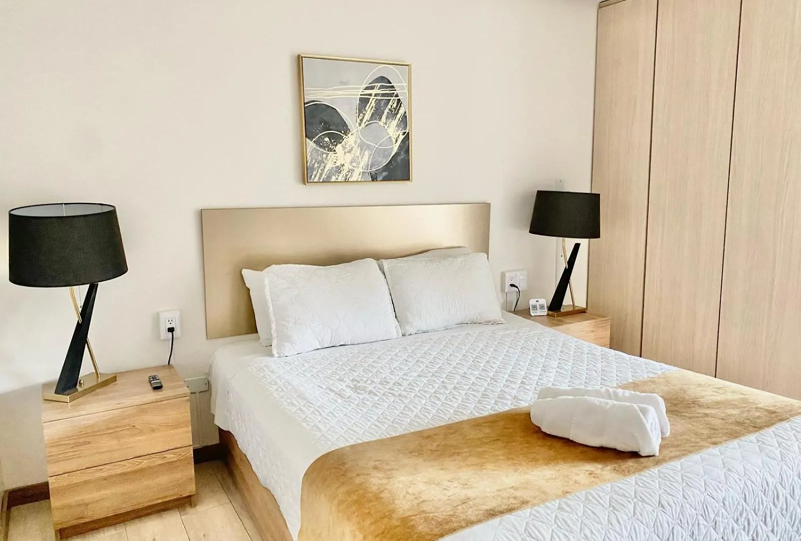 아파트 Hotel Brist0L Suites Centro Historico 쿠엔카 에콰도르